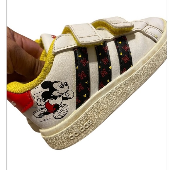 Adidas Disney Mickey Mouse Toddler White and Yellow Sneakers size 6k - Picture 3 of 9